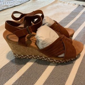 NWOT, size 8, Zodiac brand. Leather upper